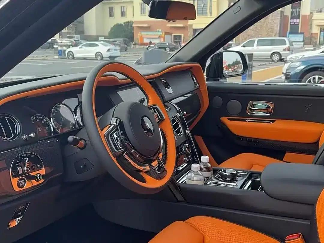 2020 Cullinan Black Badge — миниатюра 6