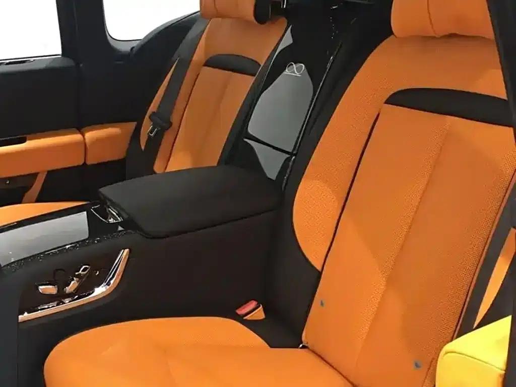 2024 Cullinan Black Badge — миниатюра 5