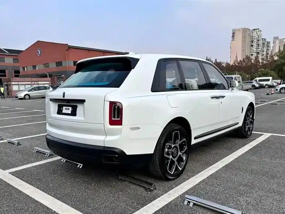 2024 Cullinan Black Badge — миниатюра 3