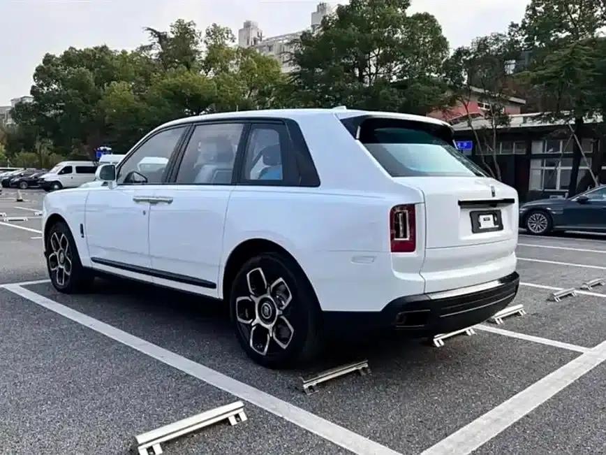 2024 Cullinan Black Badge — миниатюра 4