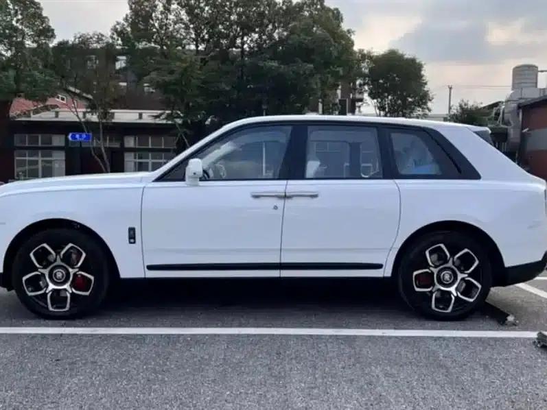2024 Cullinan Black Badge — миниатюра 5