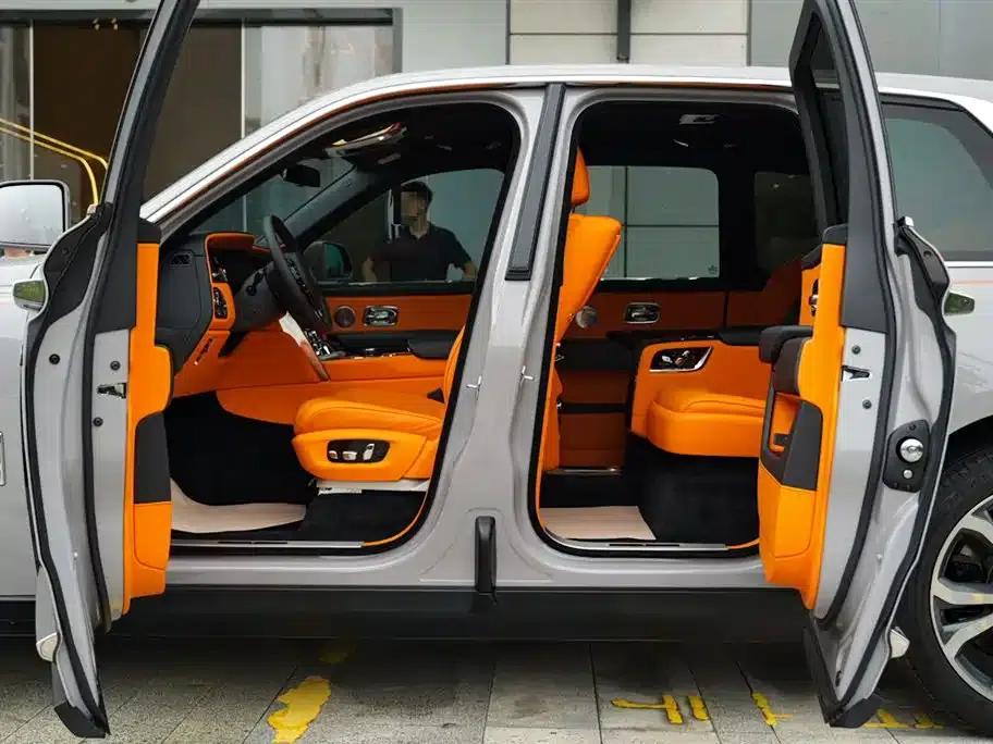 2024 Cullinan, four-seater version — миниатюра 12