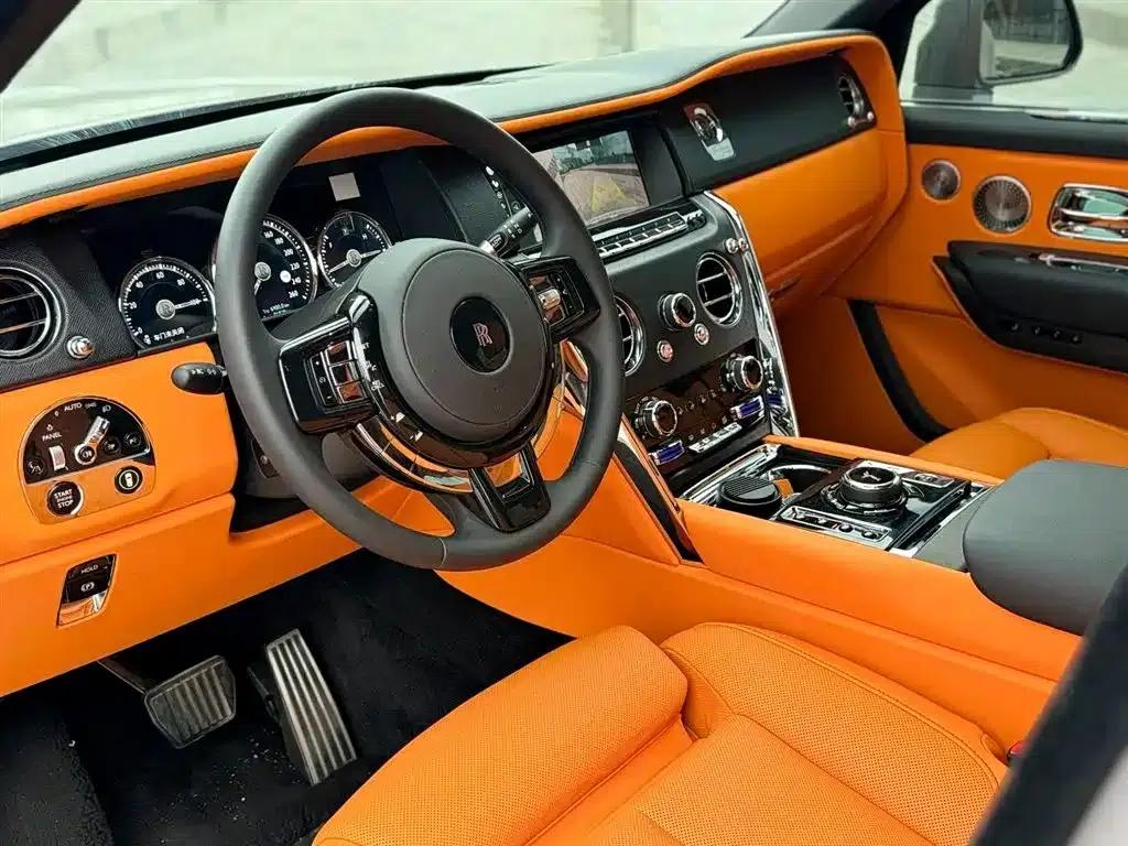 2024 Cullinan, four-seater version — миниатюра 6