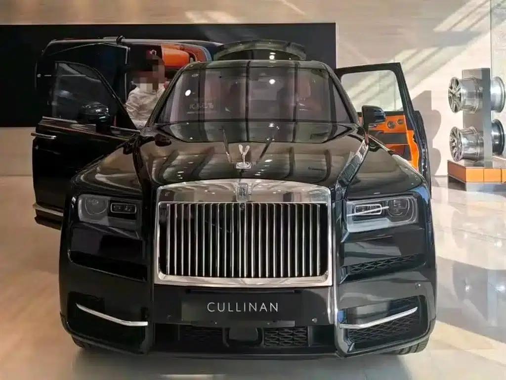 2024 Cullinan, four-seater version — миниатюра 2