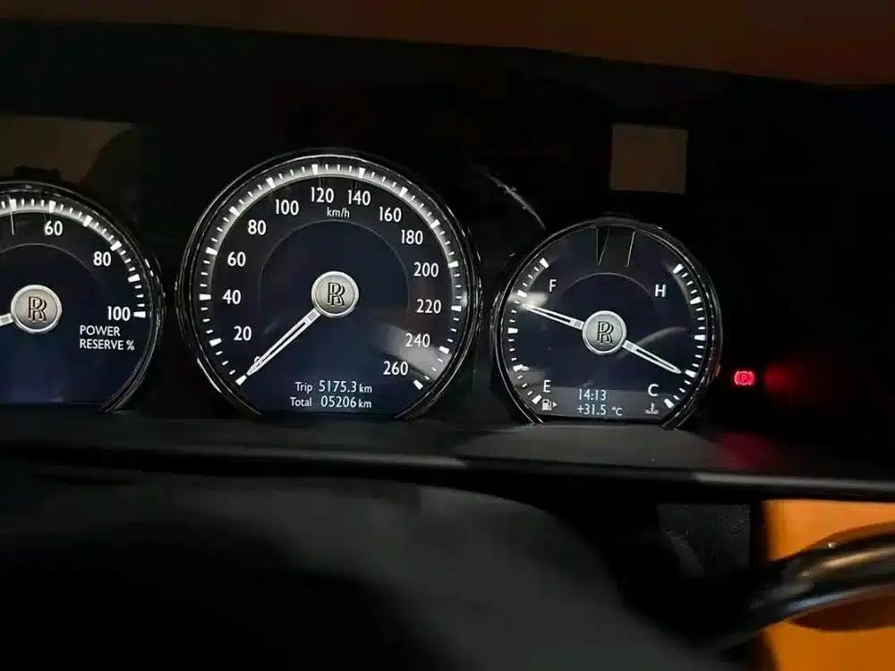 2024 Cullinan, four-seater version — миниатюра 4