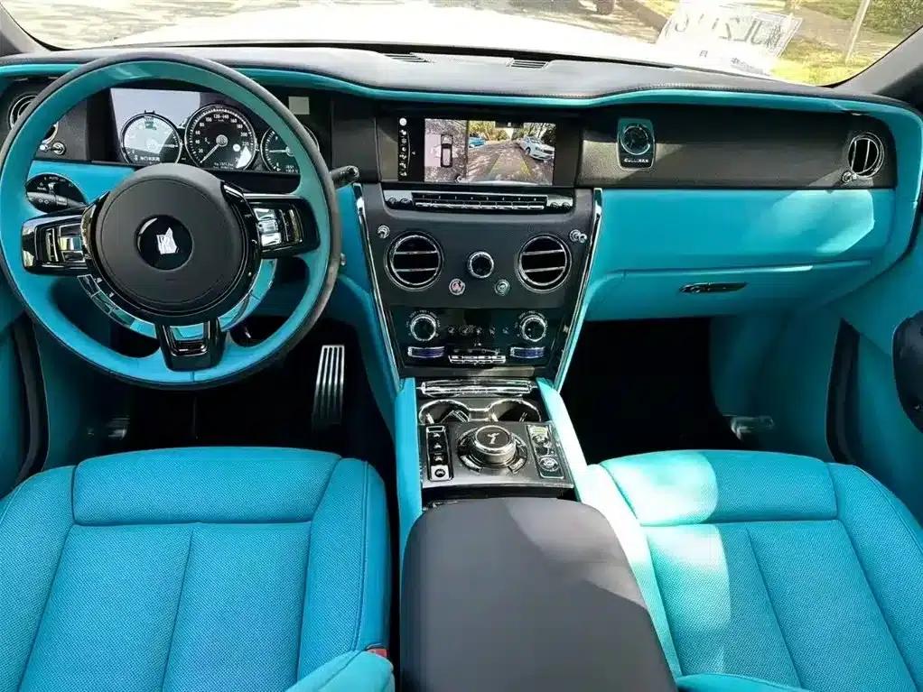 2024 Cullinan, four-seater version — миниатюра 5
