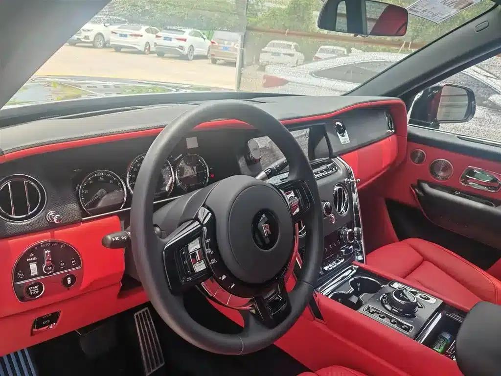 2024 Cullinan, four-seater version — миниатюра 8