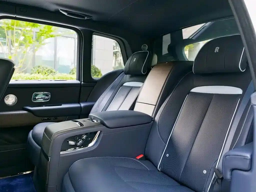 2024 Cullinan, four-seater version — миниатюра 6