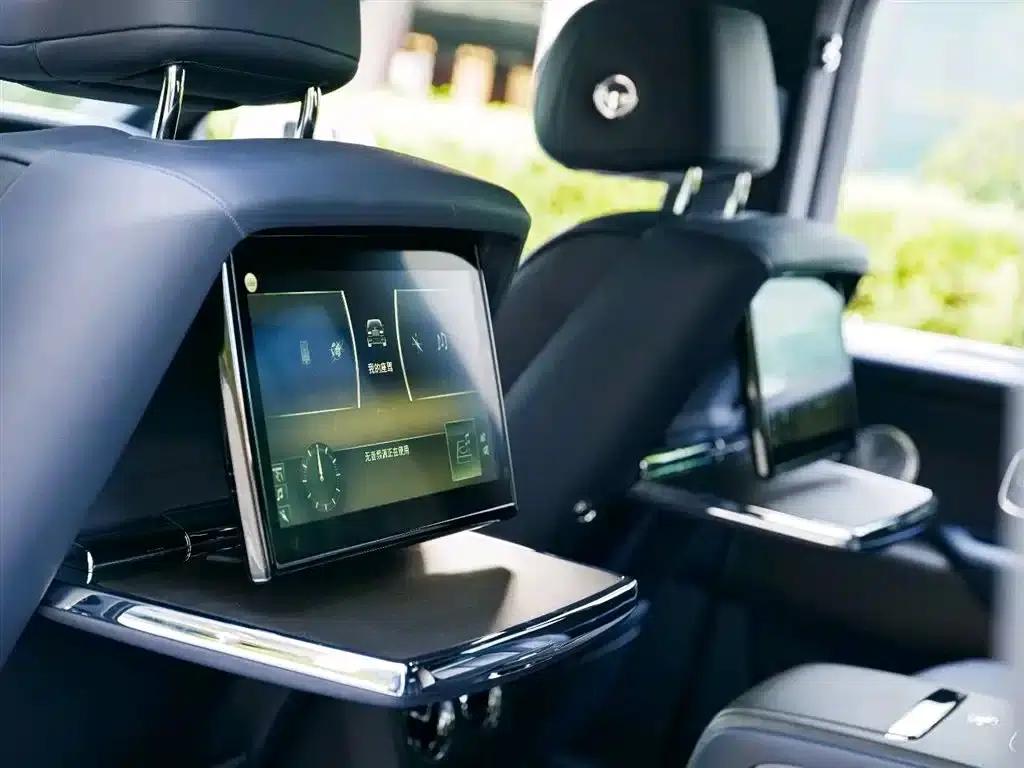 2024 Cullinan, four-seater version — миниатюра 7