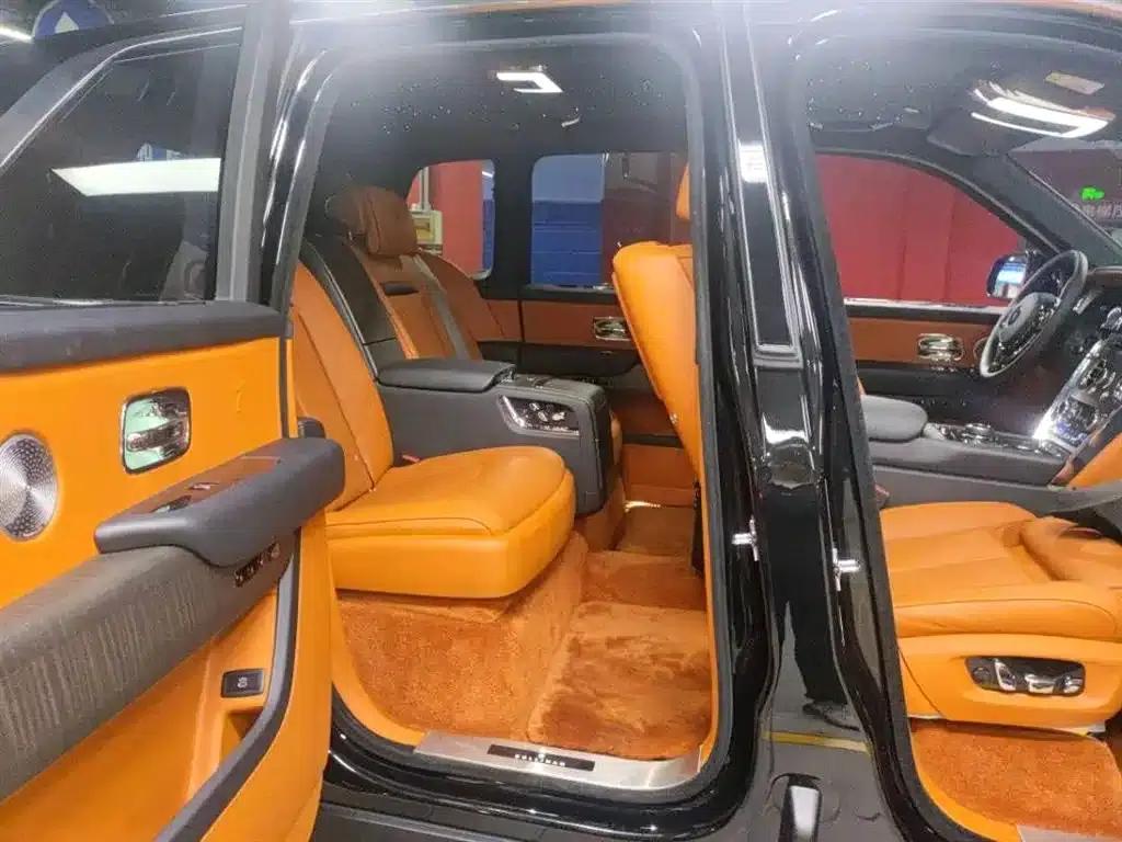 2024 Cullinan, four-seater version — миниатюра 7