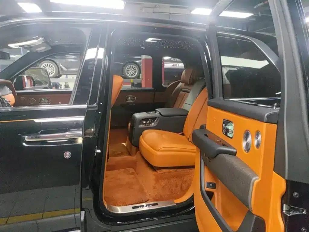 2024 Cullinan, four-seater version — миниатюра 10
