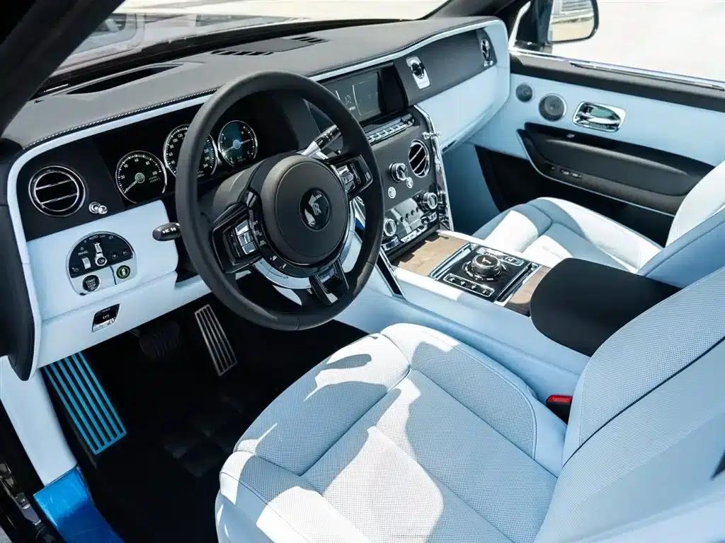 2024 Cullinan, four-seater version — миниатюра 5