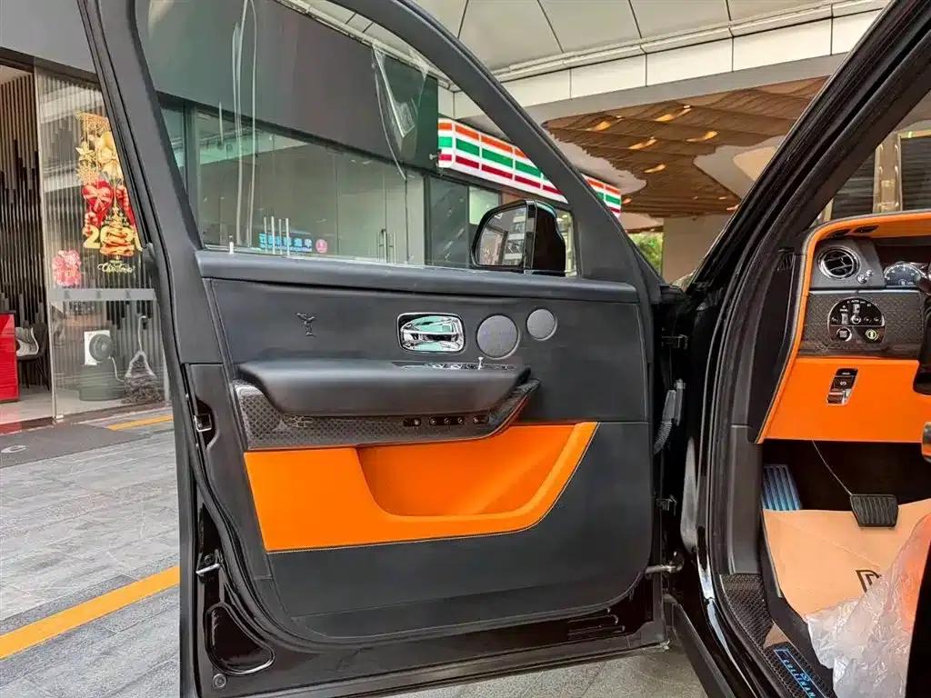 2024 Cullinan Black Badge — миниатюра 10