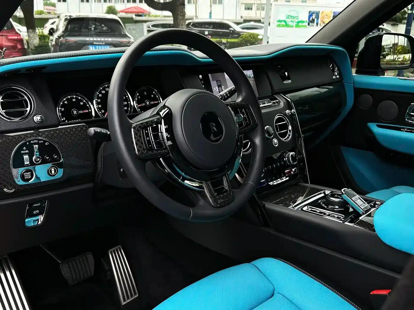2018 Cullinan, four-seater version — миниатюра 3
