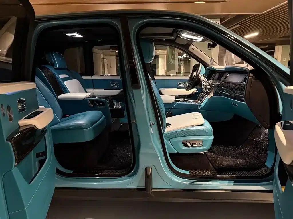 2018 Cullinan, four-seater version — миниатюра 5