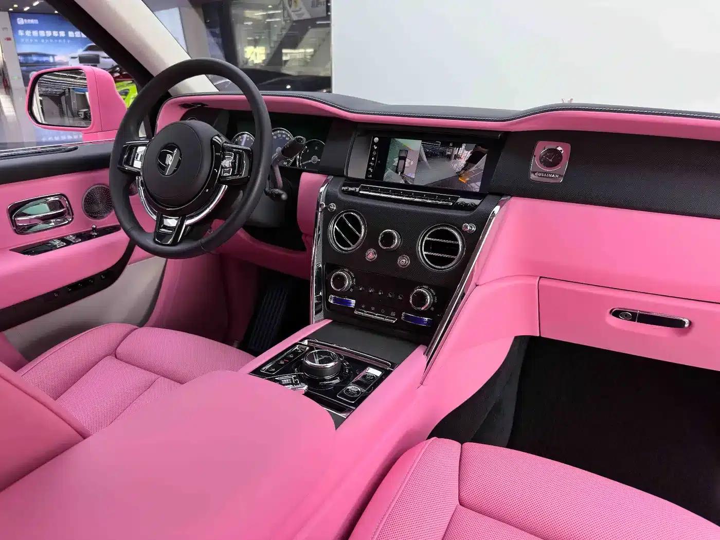 2022 Cullinan 6.7T Four-Seat Version — миниатюра 16