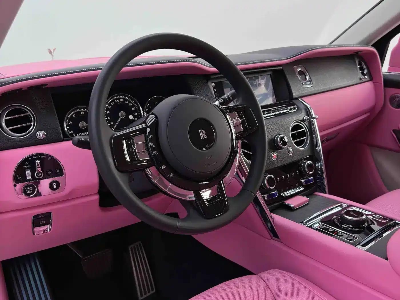 2022 Cullinan 6.7T Four-Seat Version — миниатюра 17