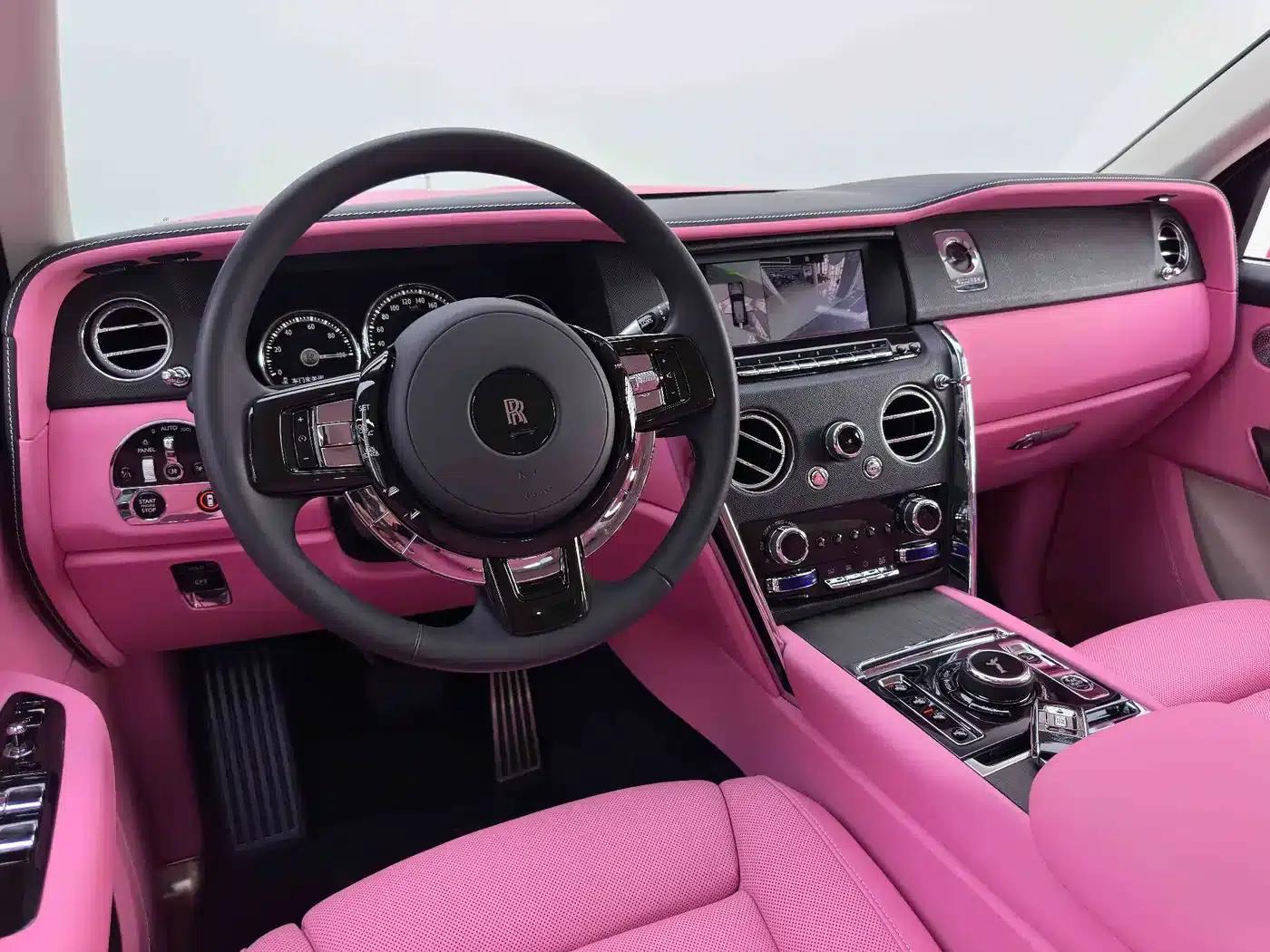 2022 Cullinan 6.7T Four-Seat Version — миниатюра 18