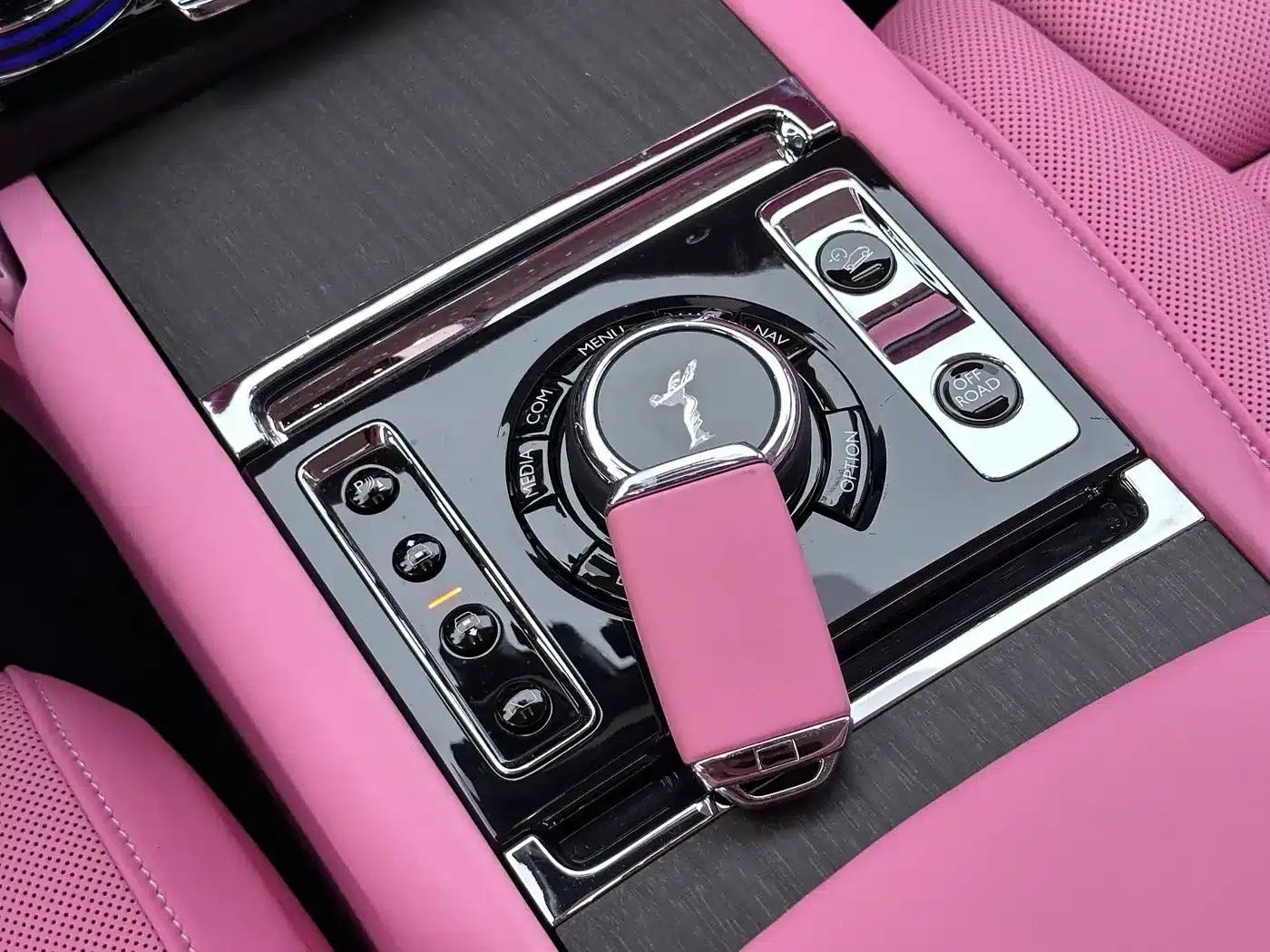 2022 Cullinan 6.7T Four-Seat Version — миниатюра 23