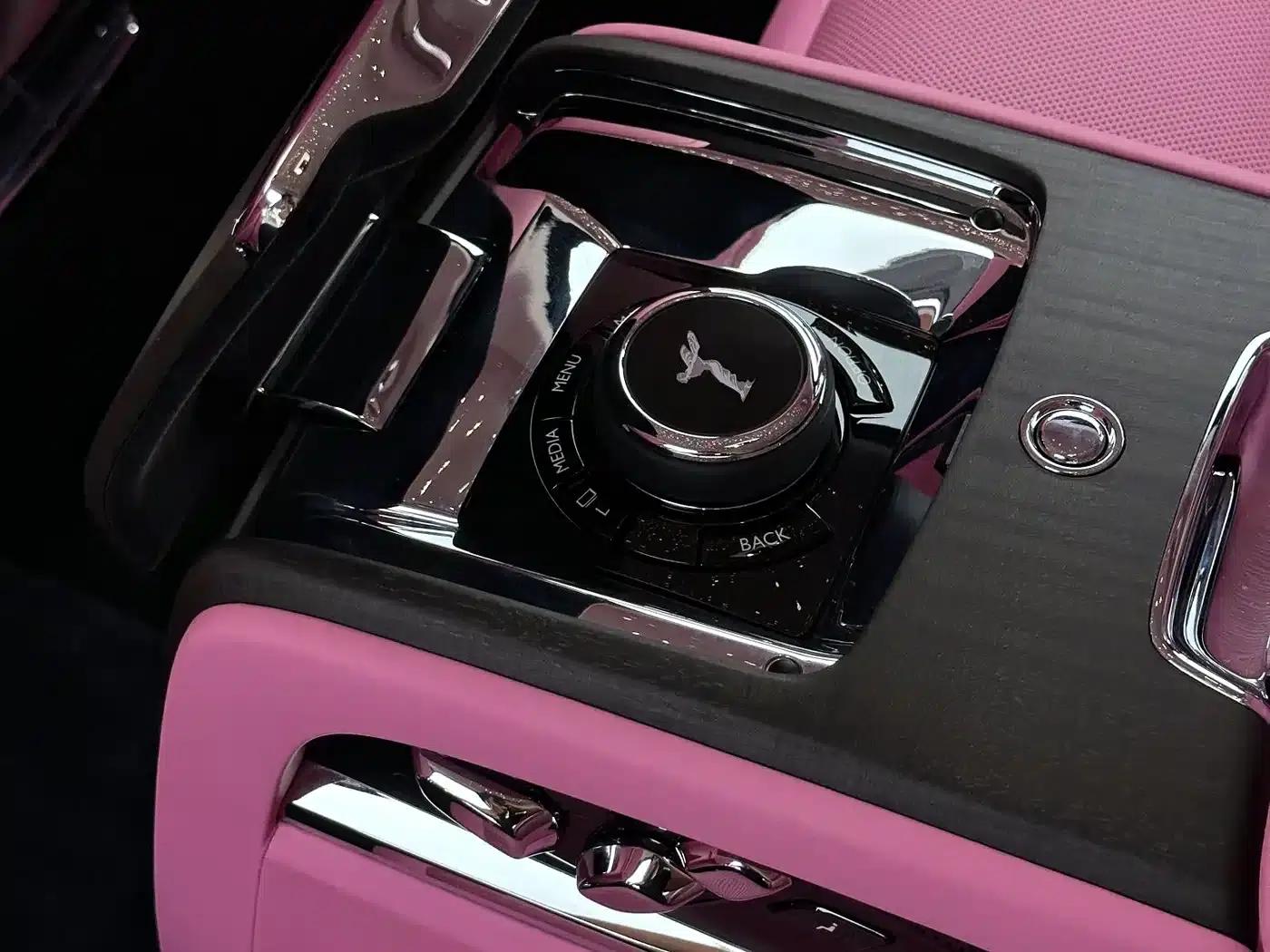 2022 Cullinan 6.7T Four-Seat Version — миниатюра 36