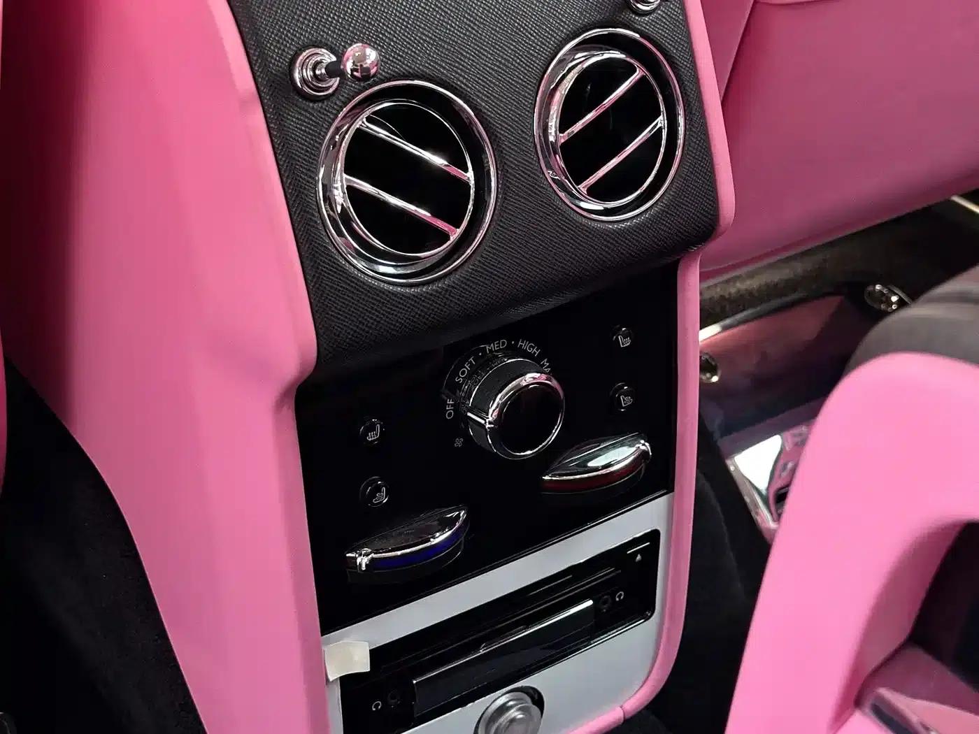 2022 Cullinan 6.7T Four-Seat Version — миниатюра 38