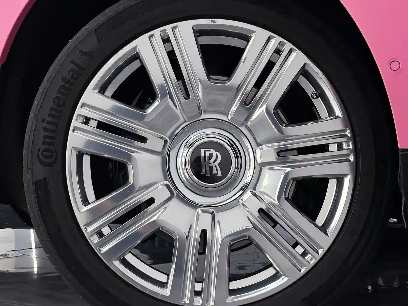 2022 Cullinan 6.7T Four-Seat Version — миниатюра 8