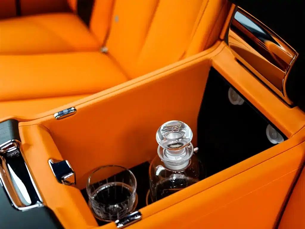2024 Cullinan, four-seater version — миниатюра 12