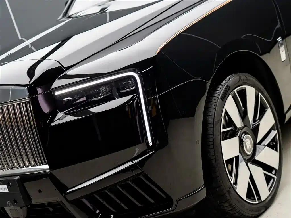 2024 Cullinan, four-seater version — миниатюра 3