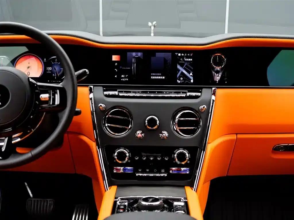 2024 Cullinan, four-seater version — миниатюра 21