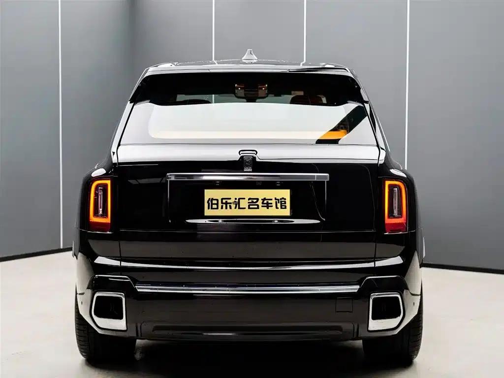 2024 Cullinan, four-seater version — миниатюра 6