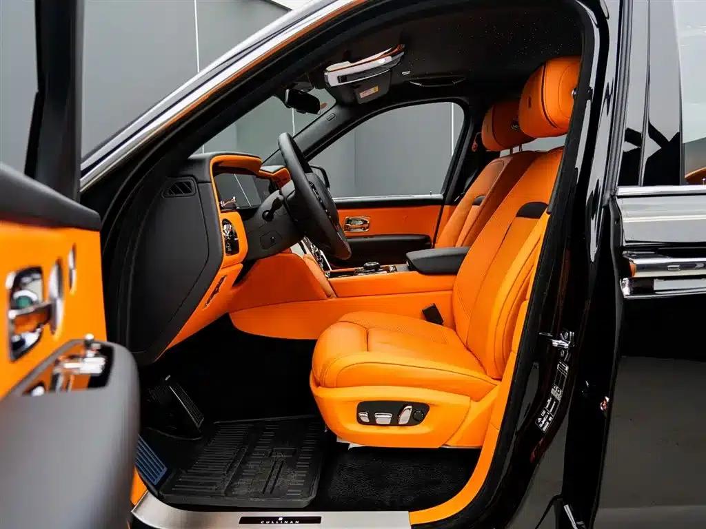 2024 Cullinan, four-seater version — миниатюра 7