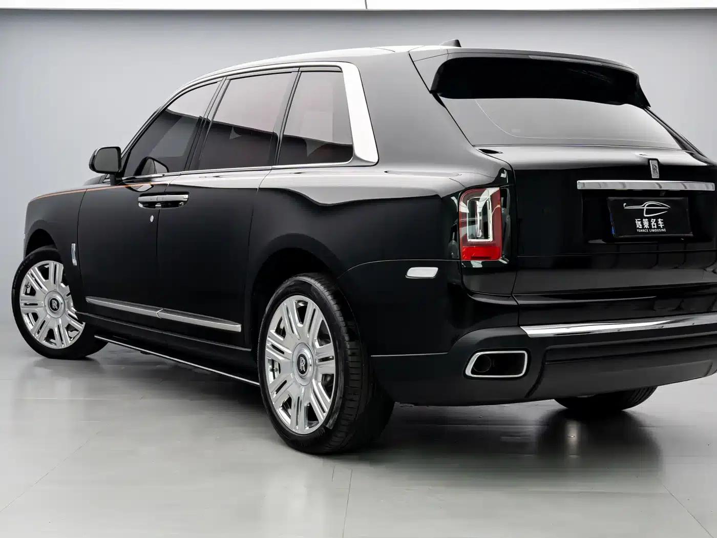 2024 Cullinan, four-seater version — миниатюра 14