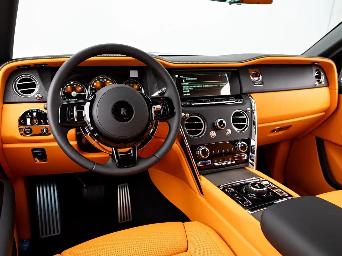 2024 Cullinan, four-seater version — миниатюра 7
