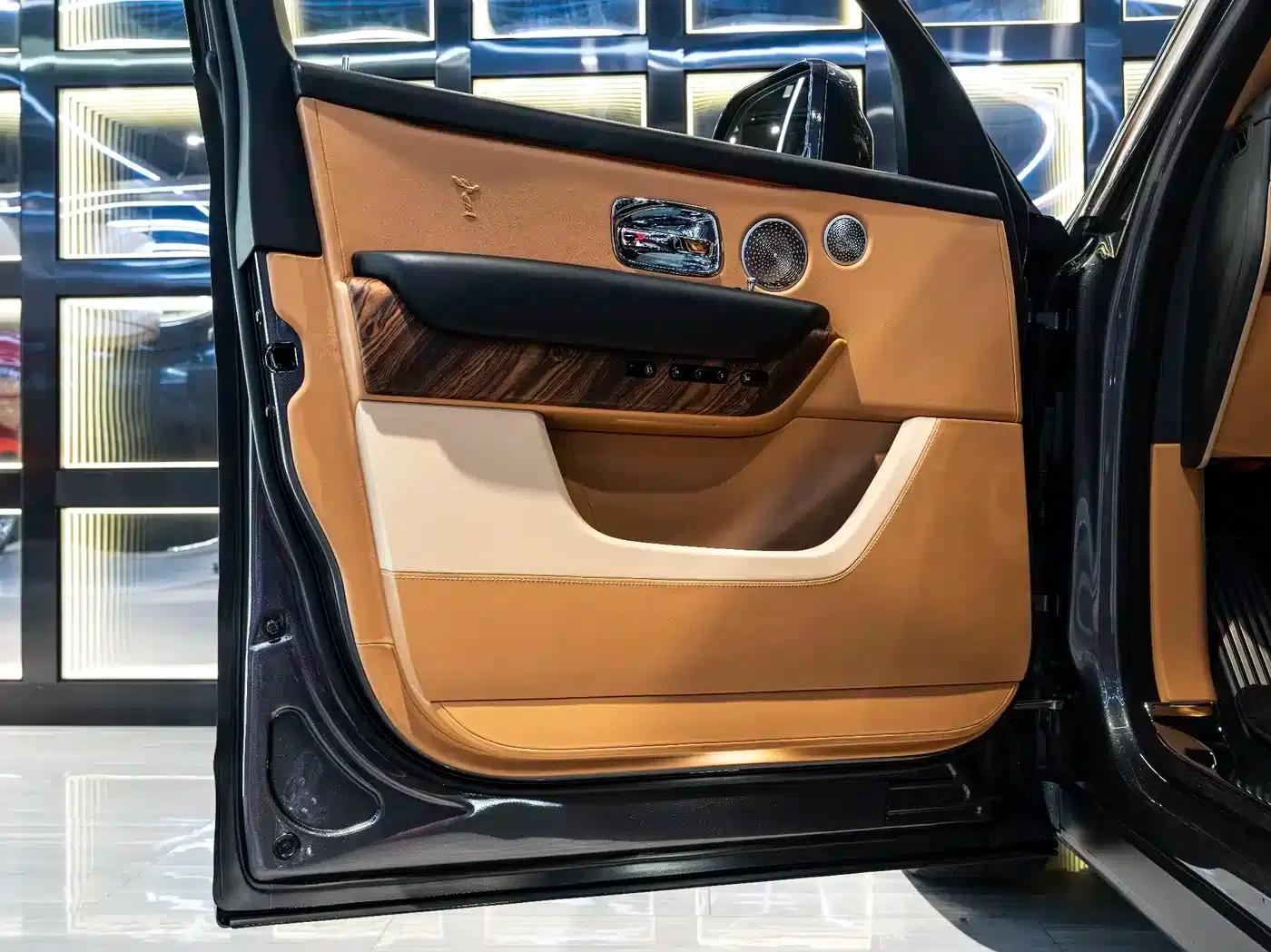 2018 Cullinan, four-seater version — миниатюра 13