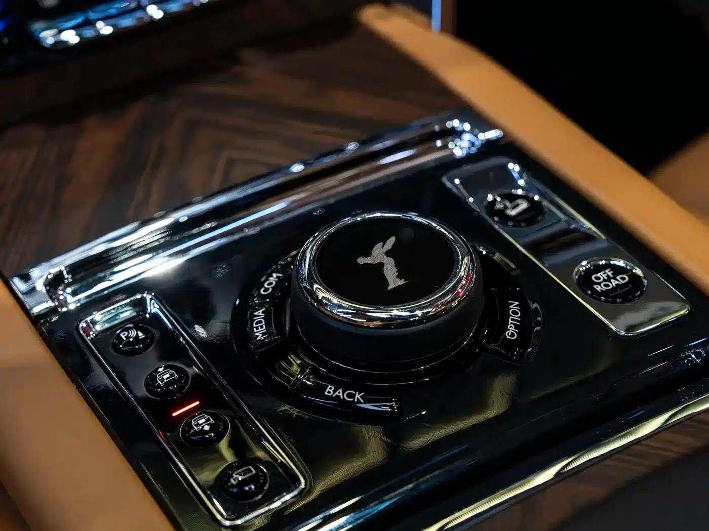 2018 Cullinan, four-seater version — миниатюра 21