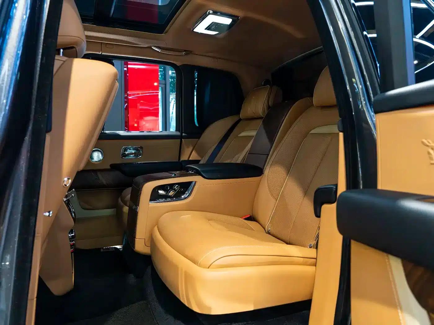 2018 Cullinan, four-seater version — миниатюра 26