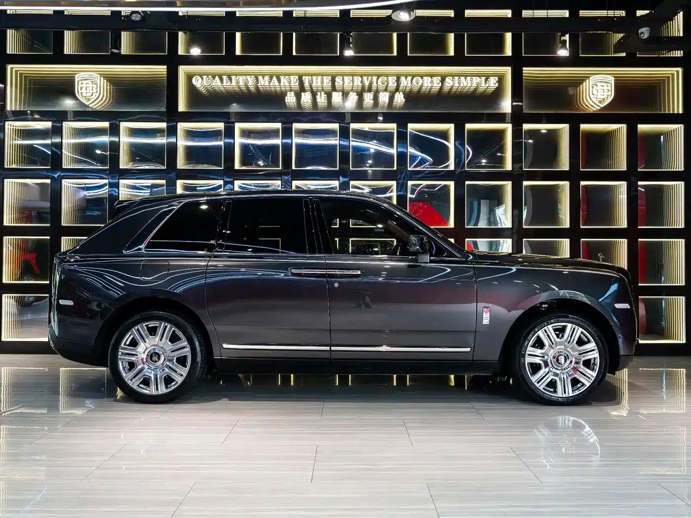 2018 Cullinan, four-seater version — миниатюра 7