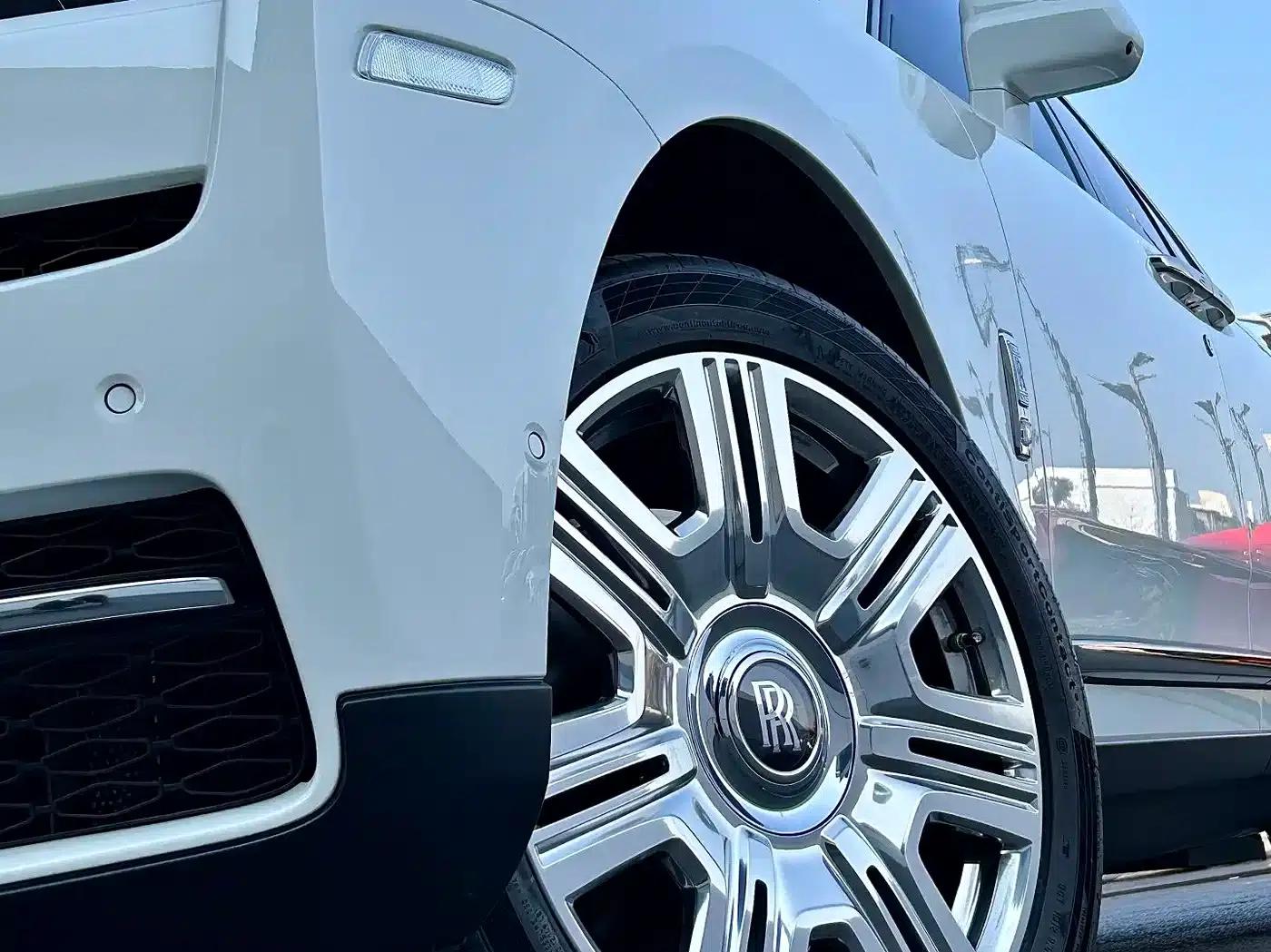 2018 Cullinan, four-seater version — миниатюра 3