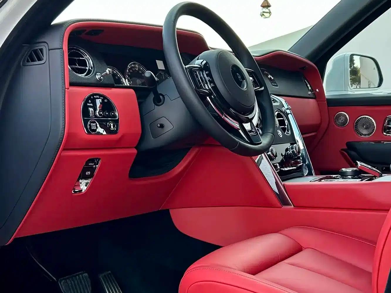 2018 Cullinan, four-seater version — миниатюра 6