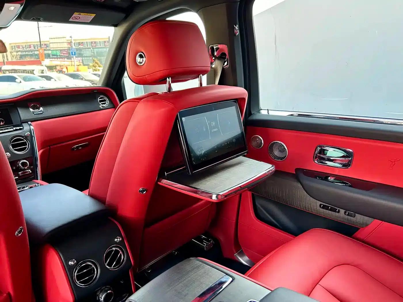 2018 Cullinan, four-seater version — миниатюра 10
