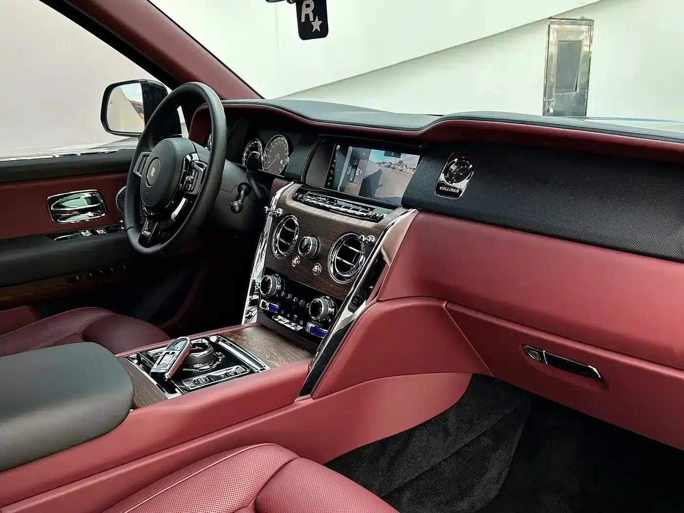 2018 Cullinan 5-seater — миниатюра 8