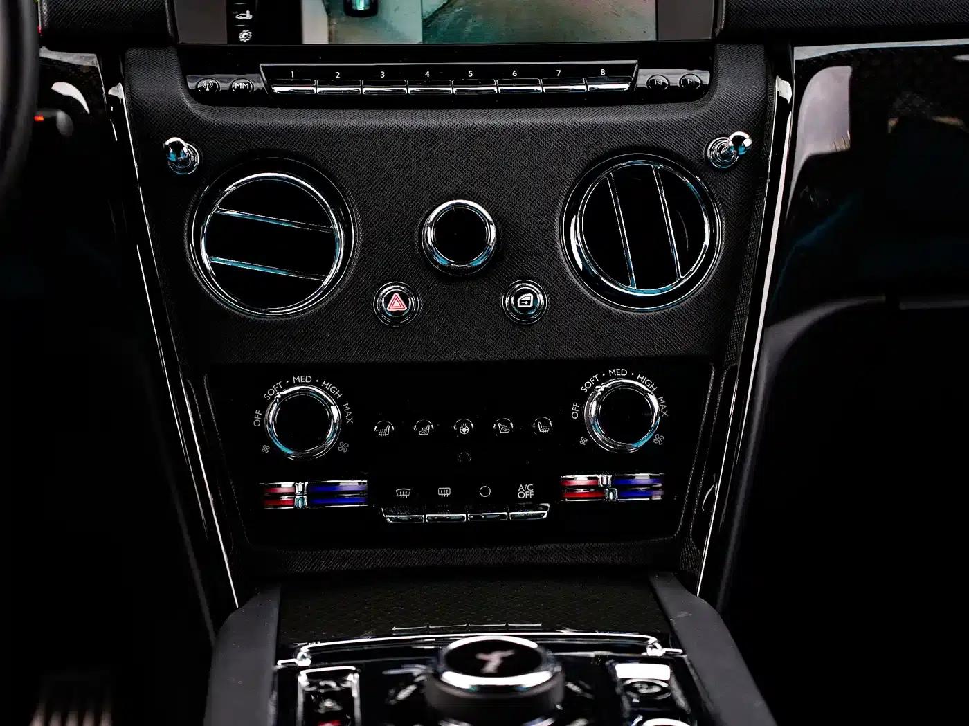2020 Cullinan Black Badge — миниатюра 10