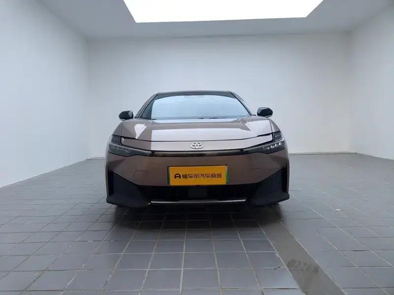 Toyota bZ3 2023 Long Range Premium — миниатюра 2