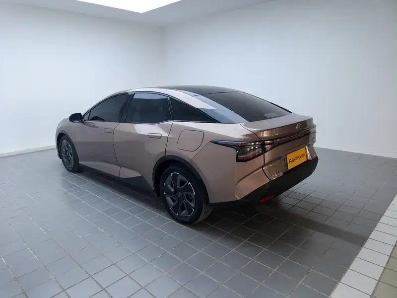Toyota bZ3 2023 Long Range Premium — миниатюра 5