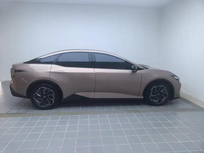 Toyota bZ3 2023 Long Range Premium — миниатюра 8