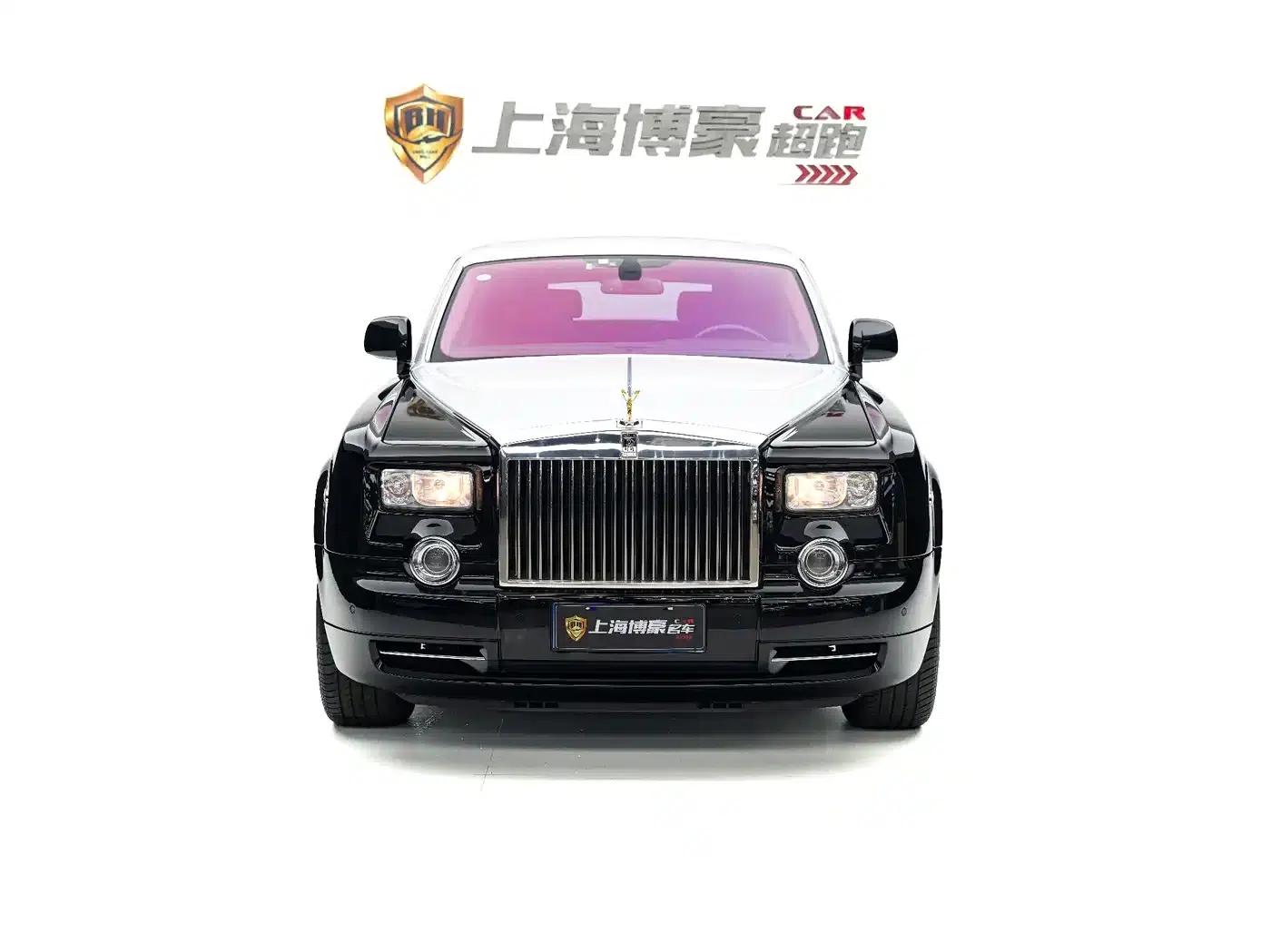 2011 Phantom 6.7L Extended Wheelbase — миниатюра 2