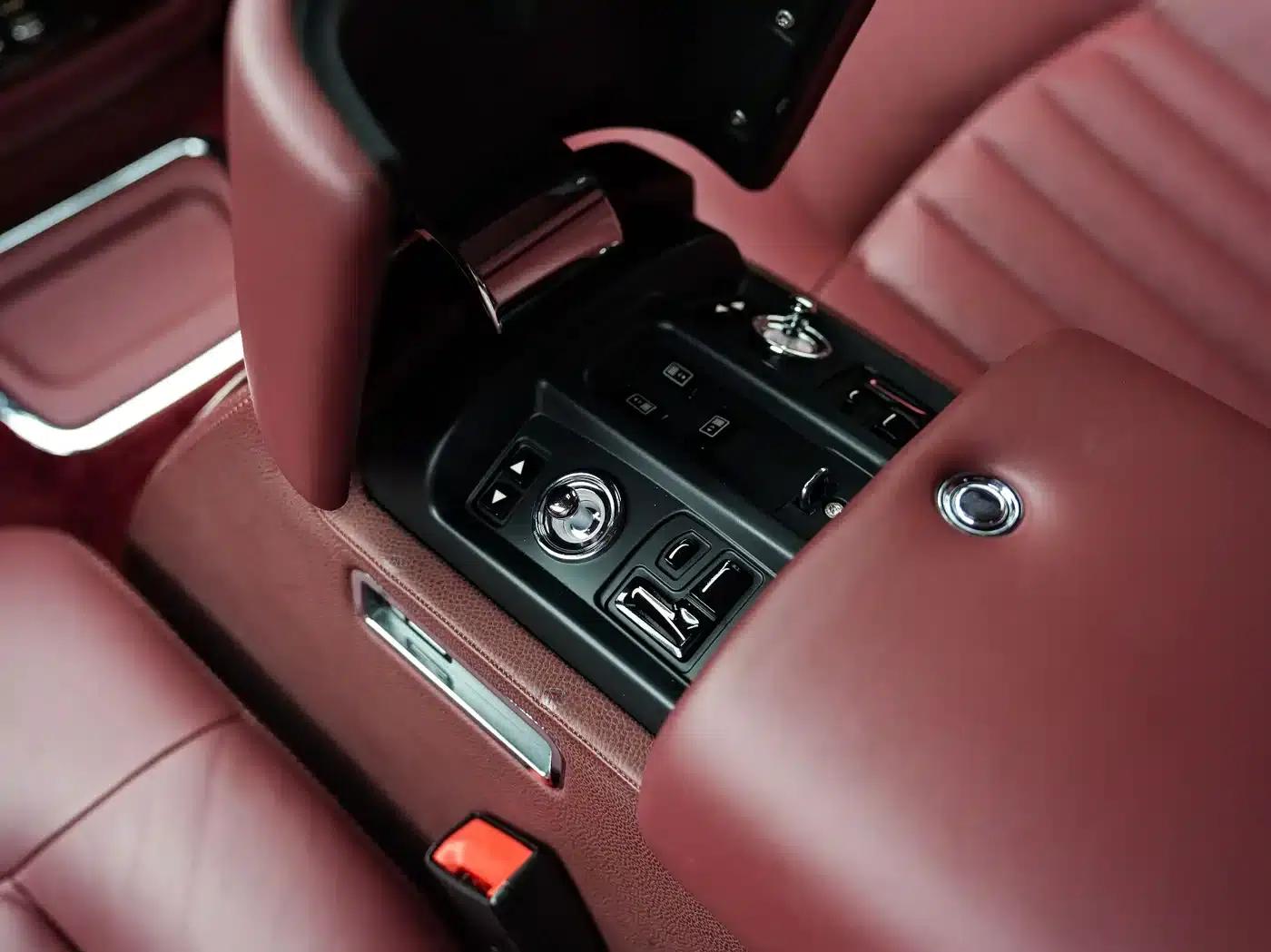 2011 Phantom 6.7L Extended Wheelbase — миниатюра 14