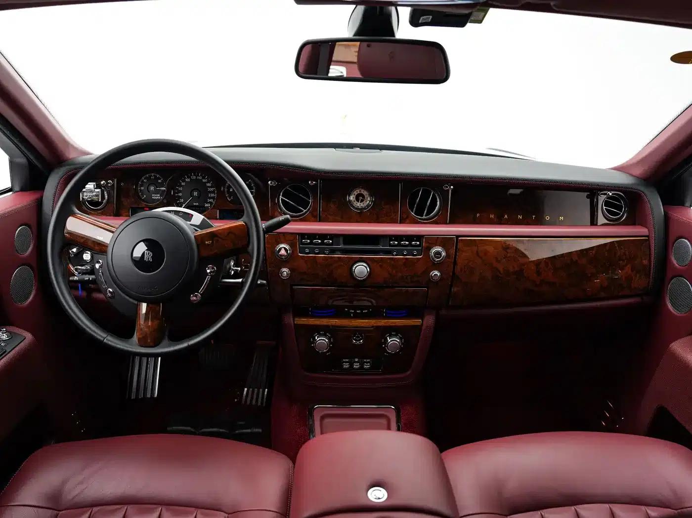 2011 Phantom 6.7L Extended Wheelbase — миниатюра 17