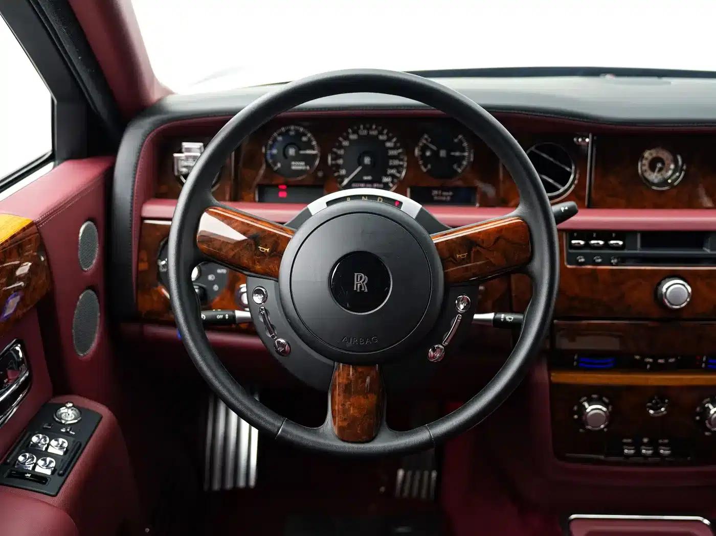 2011 Phantom 6.7L Extended Wheelbase — миниатюра 18