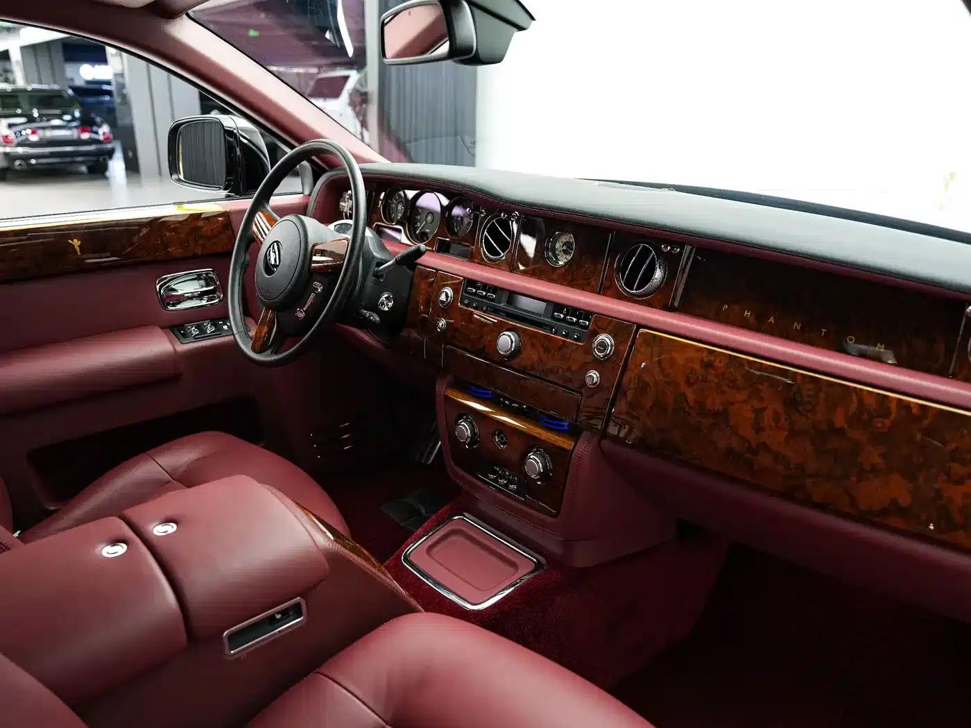 2011 Phantom 6.7L Extended Wheelbase — миниатюра 25